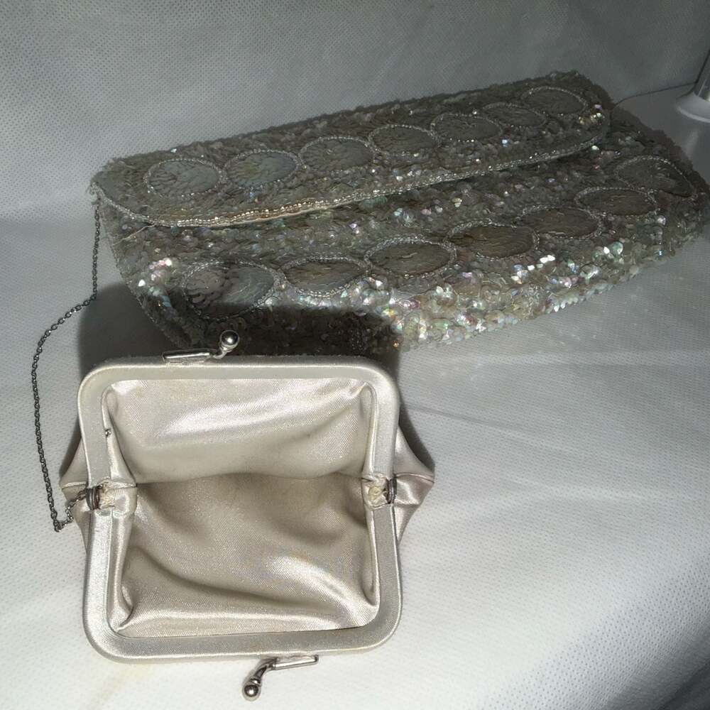 Vintage Silver Sequin and Bead Evening Clutch Bag with Chain Strap & Coin Purse - Picture 4 of 13